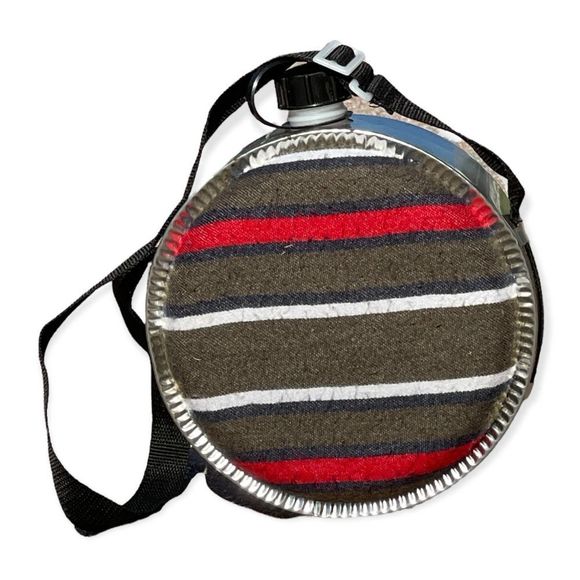 IDK Other - Blanket Lined Red Blue White Green Desert Canteen 4 Quart, Y